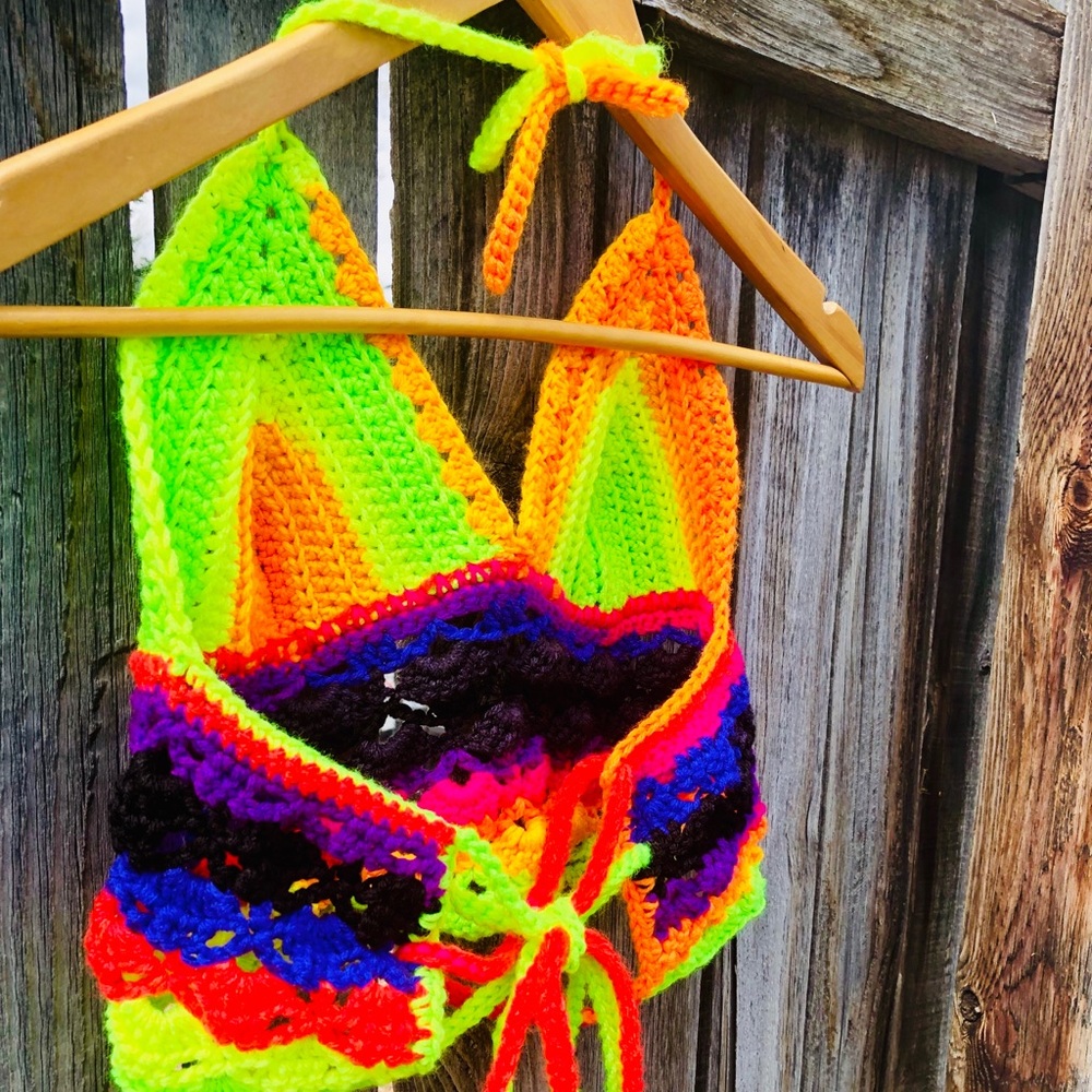 Neon Rainbow Crop Top 🌈